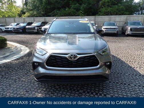 Metal 2025 Toyota Highlander Hybrid Limited