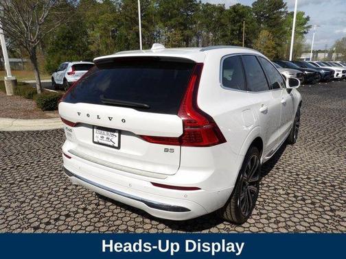 Crystal White 2023 Volvo XC60 B5 Ultimate Bright Theme