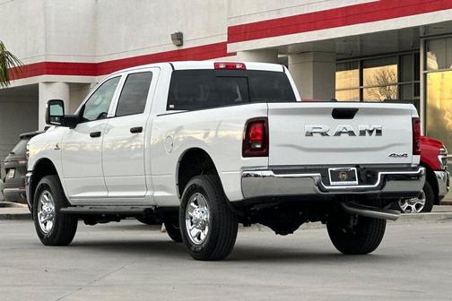 2026 RAM 2500 Tradesman Crew Cab 4x4 6'4' Box