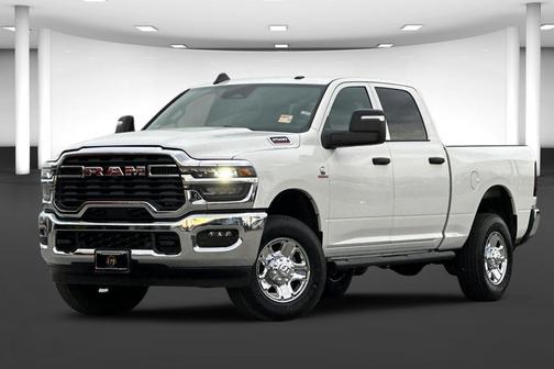 2026 RAM 2500 Tradesman Crew Cab 4x4 6'4' Box