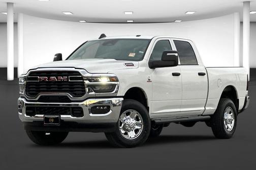2026 RAM 2500 Tradesman Crew Cab 4x4 6'4' Box