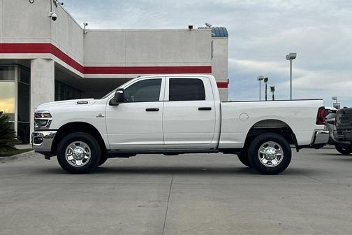 2026 RAM 2500 Tradesman Crew Cab 4x4 6'4' Box