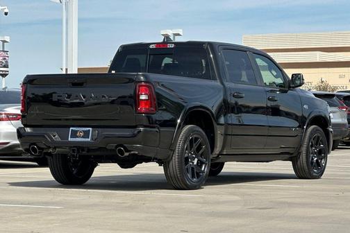 Diamond Black Crystal Pearlcoat 2026 RAM 1500 Laramie