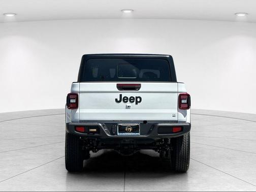 Bright White Clearcoat 2026 Jeep Gladiator 85th Anniversary Edition