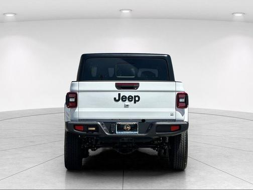 Bright White Clearcoat 2026 Jeep Gladiator 85th Anniversary Edition 4x4
