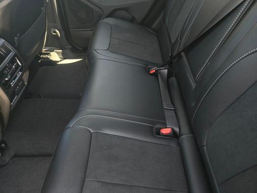 Diamond Black Crystal Pearlcoat 2026 Jeep Grand Cherokee Altitude