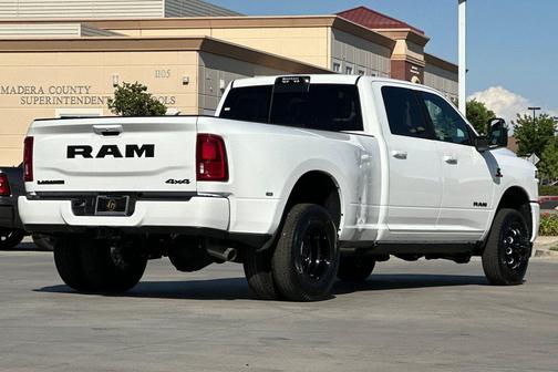Bright White Clearcoat 2026 RAM 3500 Laramie Crew Cab 4x4 8' Box