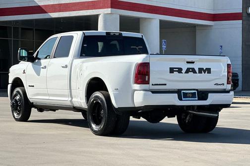 Bright White Clearcoat 2026 RAM 3500 Laramie Crew Cab 4x4 8' Box