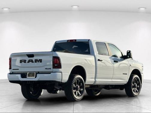 Bright White Clearcoat 2026 RAM 2500 Big Horn Crew Cab 4x4 6'4' Box