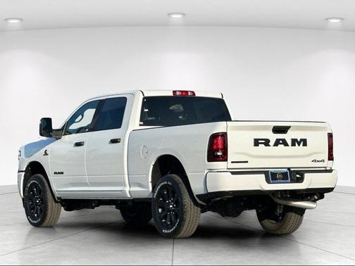 Bright White Clearcoat 2026 RAM 2500 Big Horn Crew Cab 4x4 6'4' Box