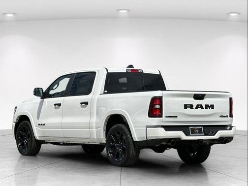 Ivory White Tri-Coat Pearlcoat 2026 RAM 1500 Laramie