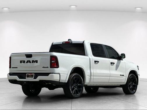 Ivory White Tri-Coat Pearlcoat 2026 RAM 1500 Laramie