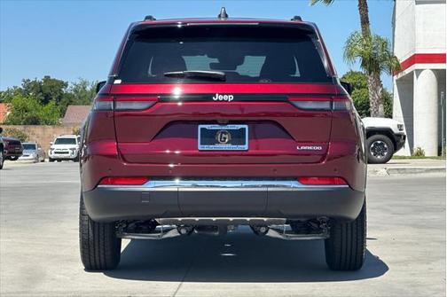 2025 Jeep Grand Cherokee Laredo