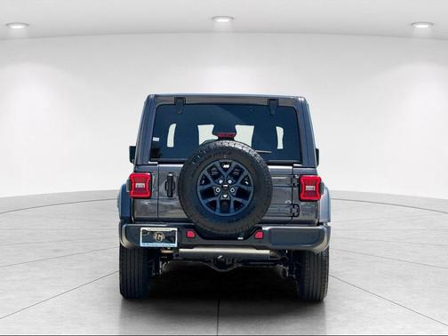 Granite Crystal Metallic Clearcoat 2026 Jeep Wrangler 85th Anniversary