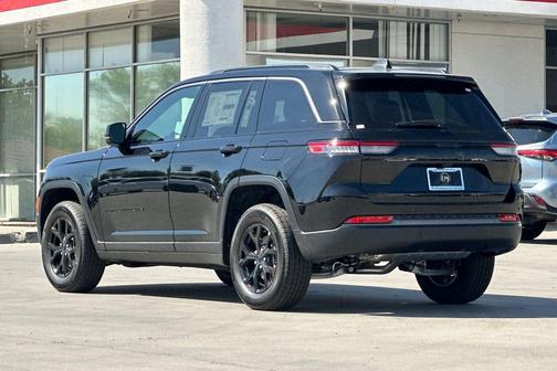2026 Jeep Grand Cherokee Altitude