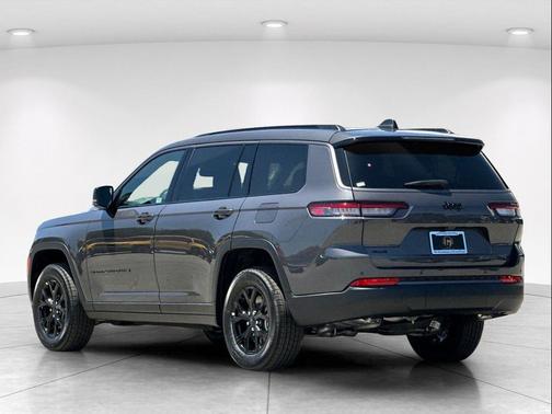 Baltic Gray Metallic Clearcoat 2026 Jeep Grand Cherokee L Altitude