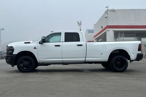 2026 RAM 3500 Tradesman Crew Cab 4x4 8' Box