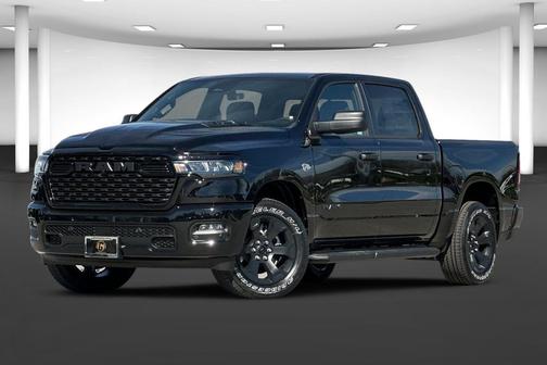 Diamond Black Crystal Pearlcoat 2026 RAM 1500 Express