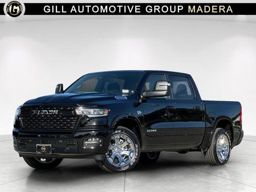 Diamond Black Crystal Pearlcoat 2026 RAM 1500 Big Horn/Lone Star