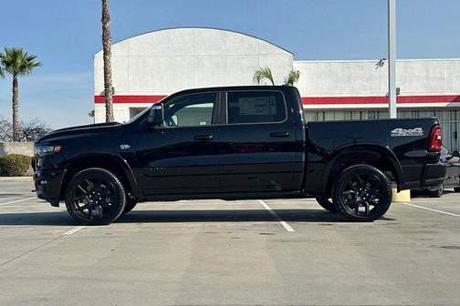 Diamond Black Crystal Pearlcoat 2026 RAM 1500 Laramie