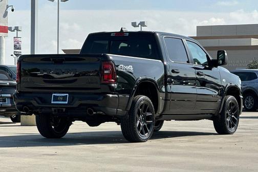 Diamond Black Crystal Pearlcoat 2026 RAM 1500 Laramie