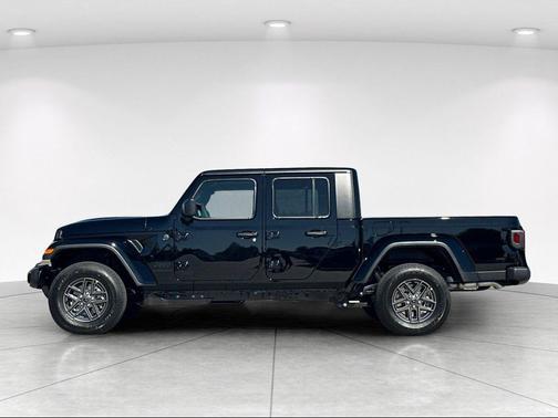 Black Clearcoat 2026 Jeep Gladiator Sport S