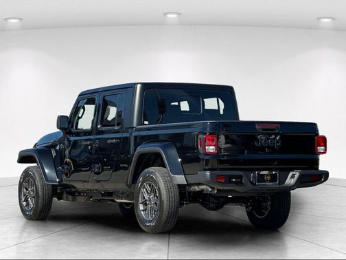 Black Clearcoat 2026 Jeep Gladiator Sport S