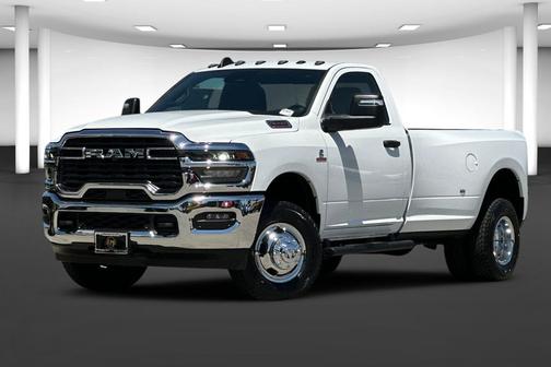 Bright White Clearcoat 2026 RAM 3500 Tradesman Regular Cab 4x4 8' Box