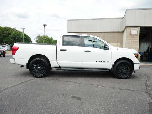 2019 Nissan Titan SV