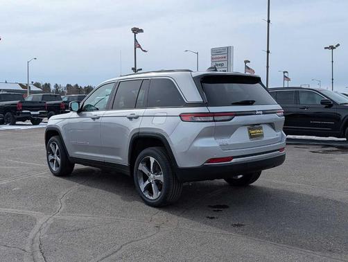 Silver 2026 Jeep Grand Cherokee Limited