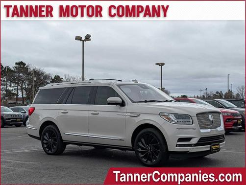 White 2020 Lincoln Navigator L Reserve