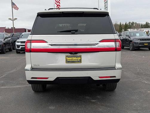 White 2020 Lincoln Navigator L Reserve