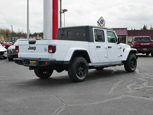 2021 Jeep Gladiator Sport