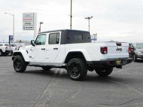 2021 Jeep Gladiator Sport