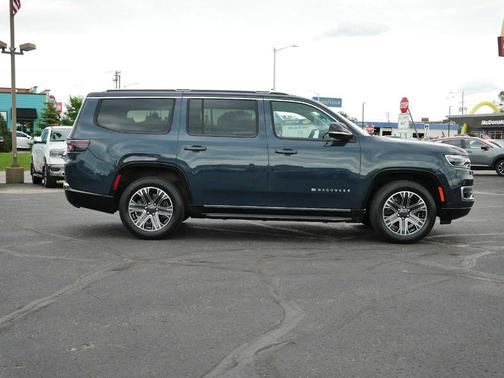 2023 Jeep Wagoneer Series II
