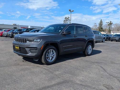 2026 Jeep Grand Cherokee Laredo
