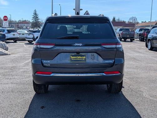 2026 Jeep Grand Cherokee Laredo