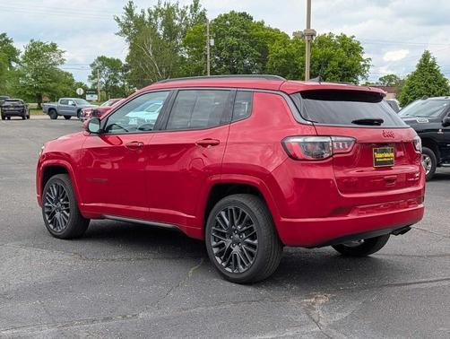 Red 2022 Jeep Compass (RED) Edition