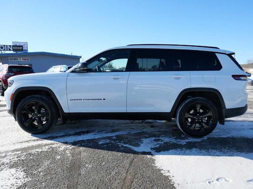 2025 Jeep Grand Cherokee L Laredo