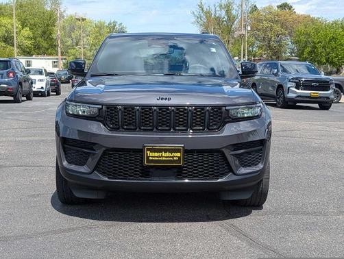 Gray 2023 Jeep Grand Cherokee Altitude