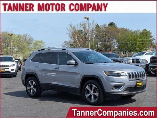 Silver 2019 Jeep Cherokee Limited