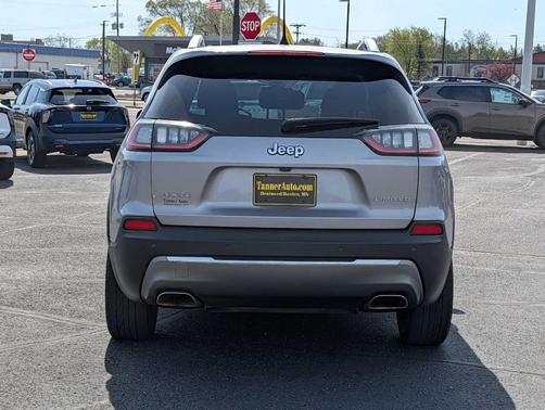 Silver 2019 Jeep Cherokee Limited