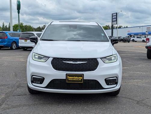 White 2026 Chrysler Pacifica Limited