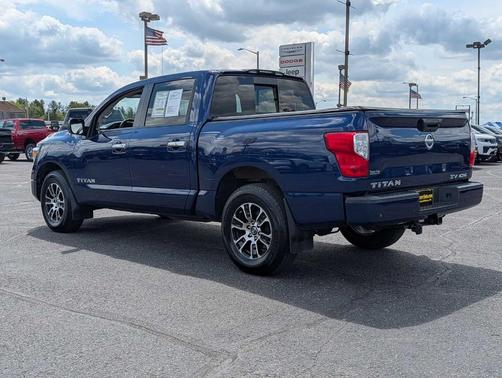 Deep Blue Pearl 2021 Nissan Titan SV