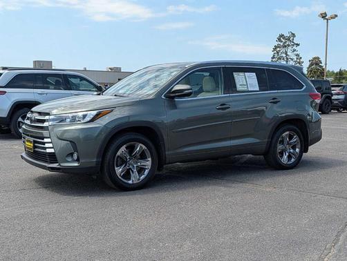 Green 2018 Toyota Highlander Limited Platinum