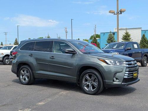 Green 2018 Toyota Highlander Limited Platinum