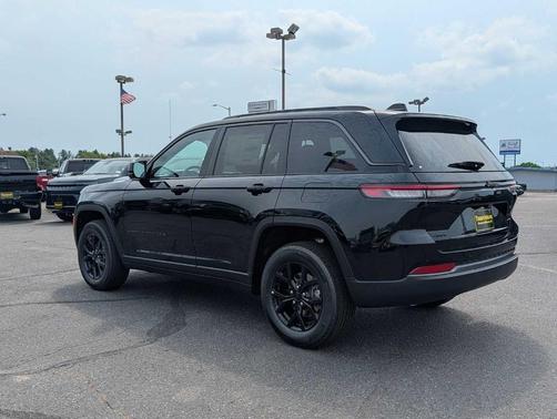 Black 2026 Jeep Grand Cherokee Laredo