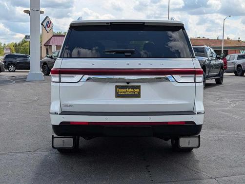 White 2024 Lincoln Navigator L Reserve