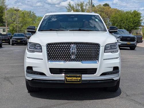 White 2024 Lincoln Navigator L Reserve