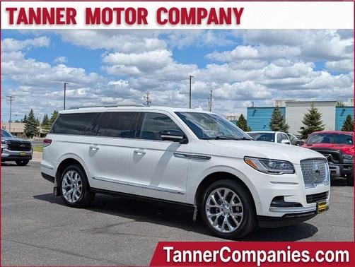 White 2024 Lincoln Navigator L Reserve